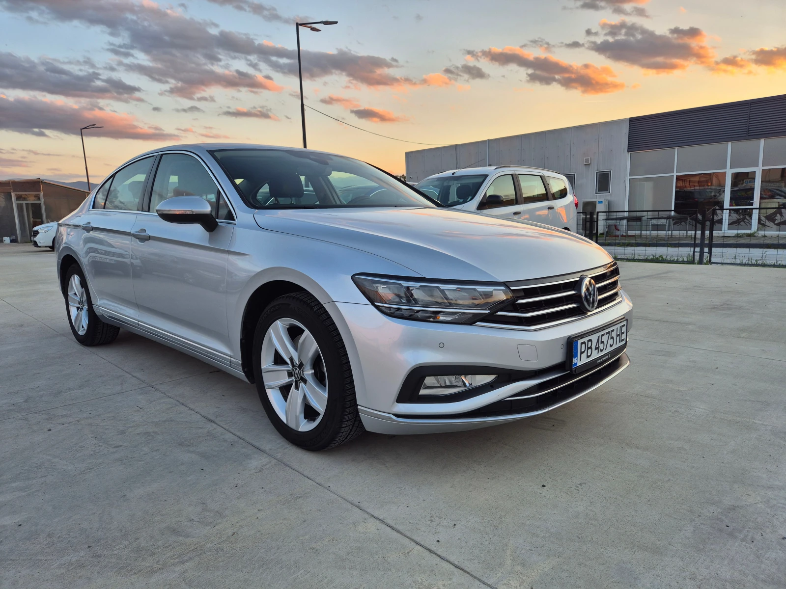 VW Passat ELEGANCE 2.0 TDI M/T 150kc - изображение 7