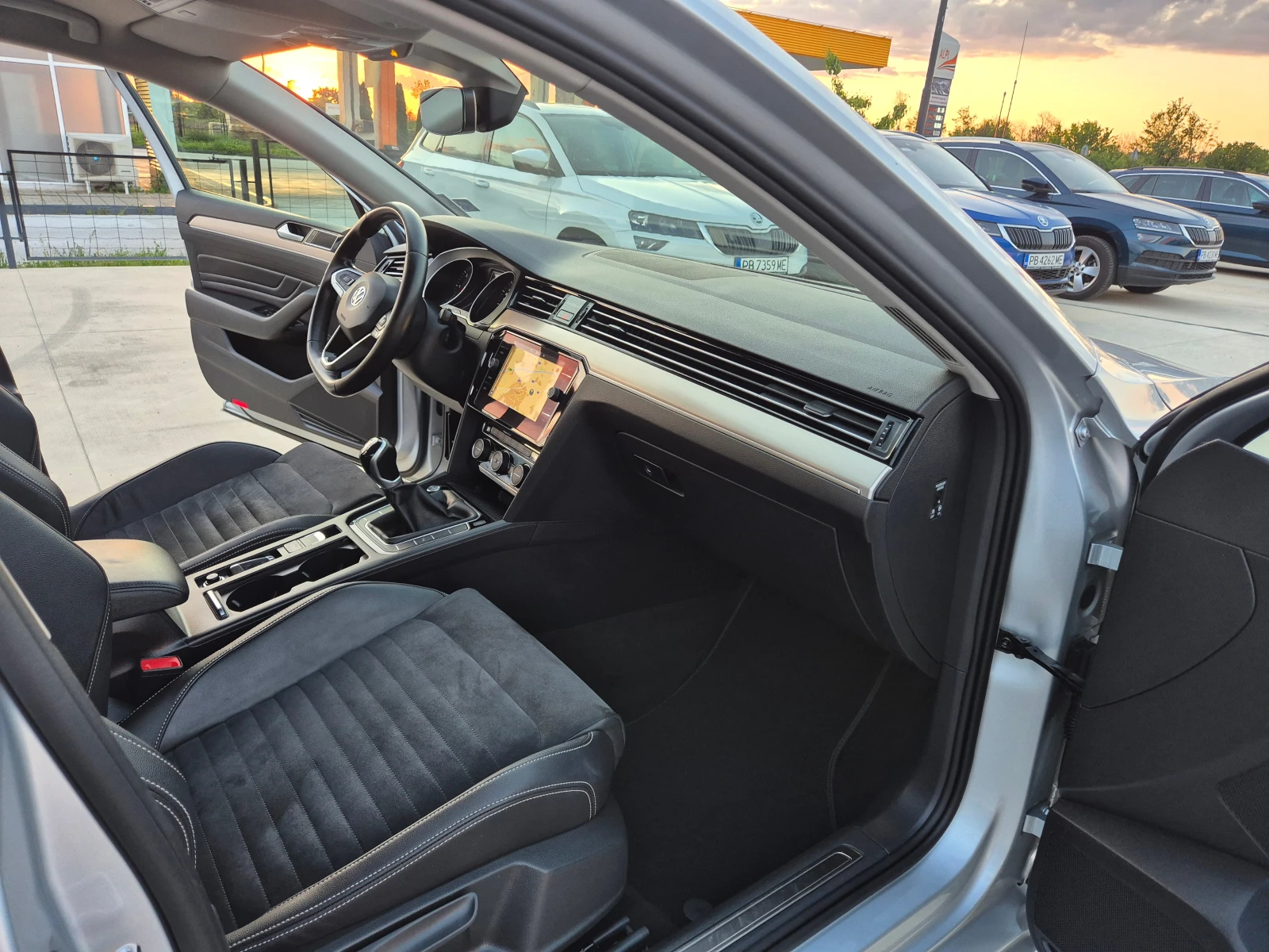 VW Passat ELEGANCE 2.0 TDI M/T 150kc - изображение 8