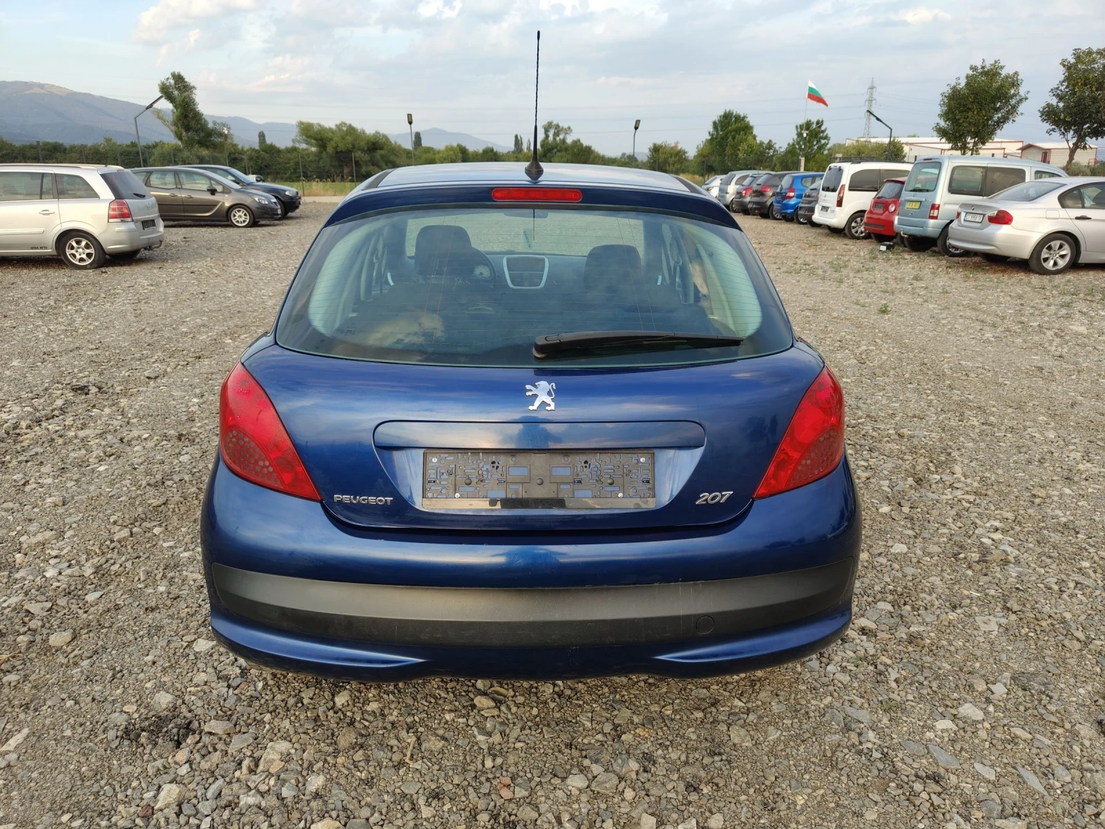 Peugeot 207 1.4i 88 - изображение 4