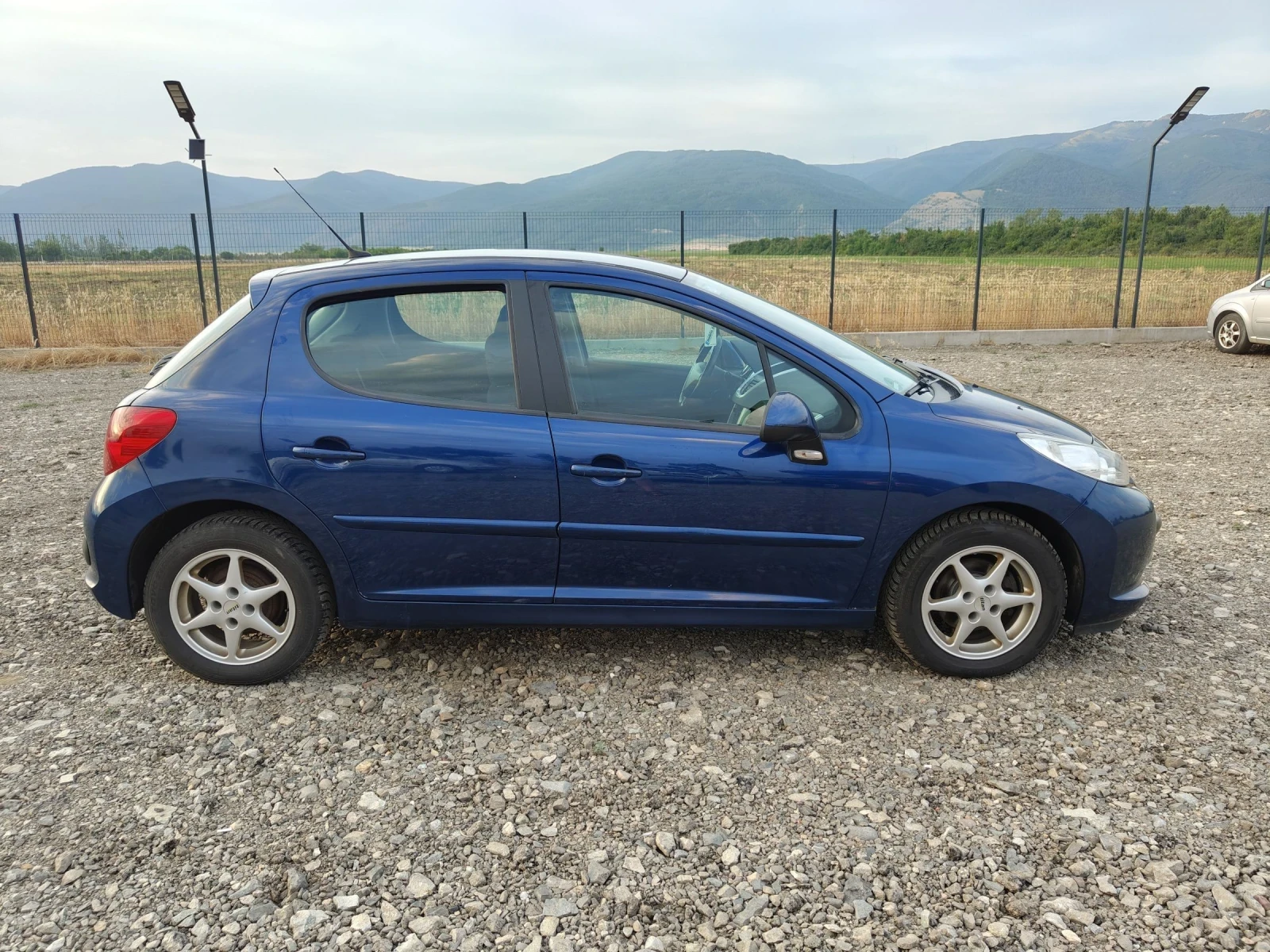 Peugeot 207 1.4i 88 - изображение 6