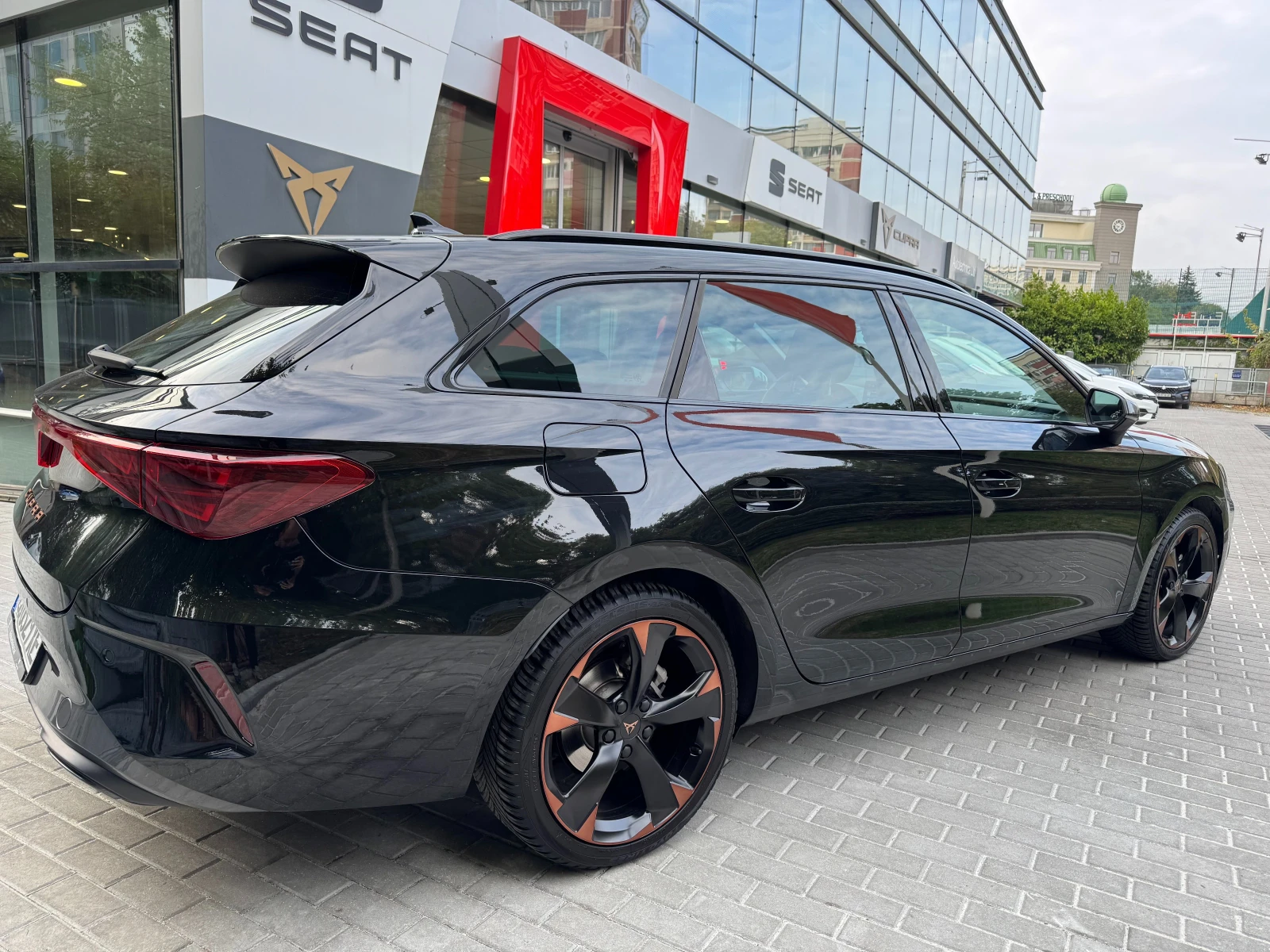 Cupra Leon 1.5 eTSI mHEV - изображение 4