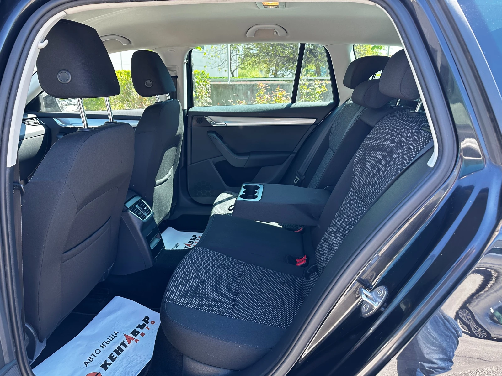 Skoda Octavia 2.0d 150 к.с./ГАРАНЦИЯ/БАРТЕР/ЛИЗИНГ/КОМЕНТАР, снимка 10 - Автомобили и джипове - 53040363