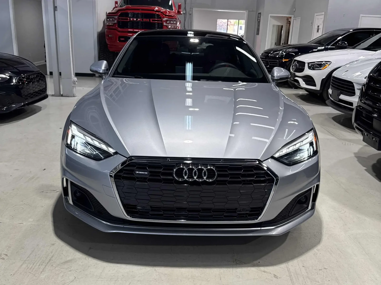 Audi A5 KOMFORT * 2 КЛЮЧА * CARFAX * АВТО КРЕДИТ * , снимка 2 - Автомобили и джипове - 54756071