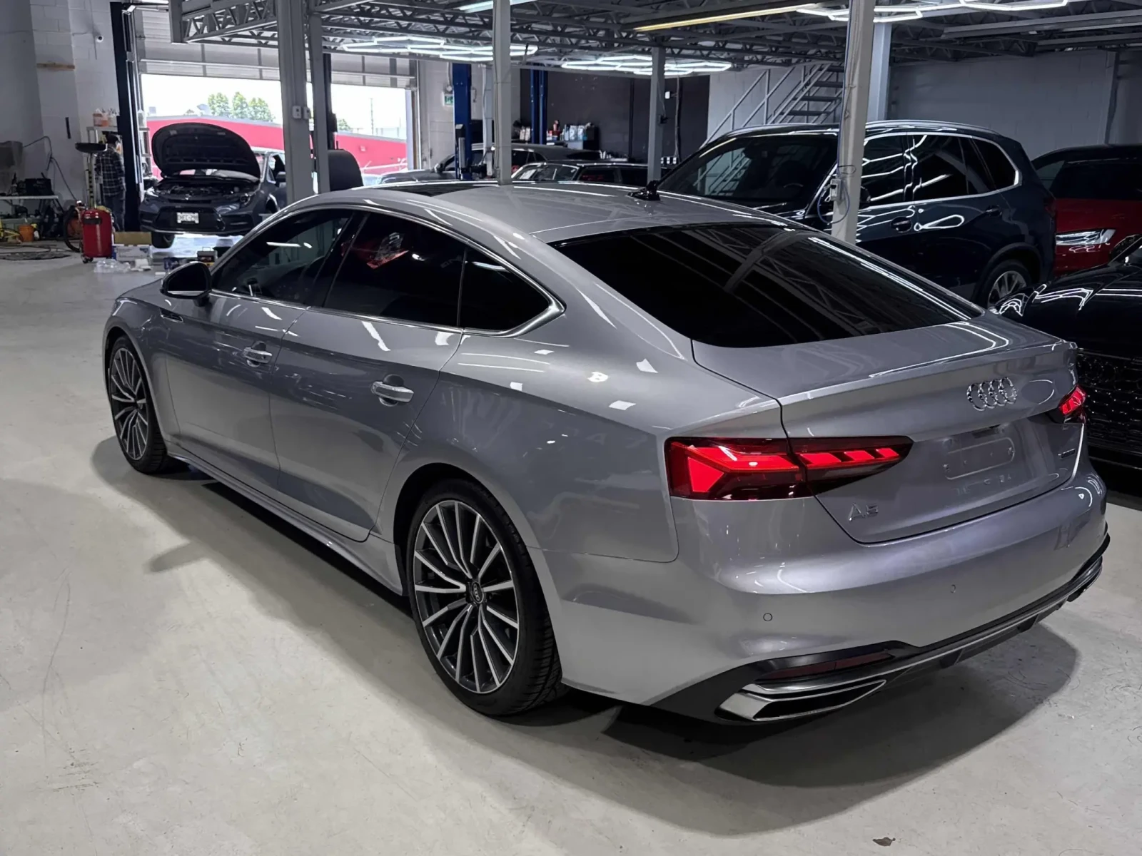 Audi A5 KOMFORT * 2 КЛЮЧА * CARFAX * АВТО КРЕДИТ * , снимка 3 - Автомобили и джипове - 54756071