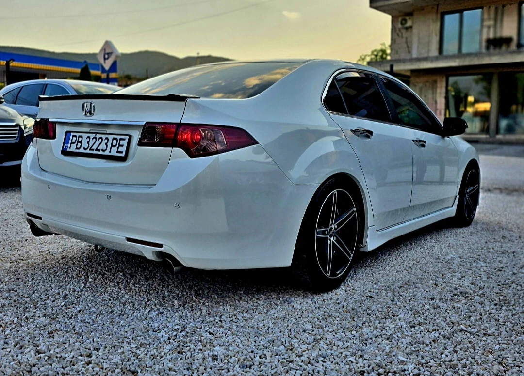 Honda Accord FULL SERVICE Distronik 2, 4i Navi Kamera Лук, снимка 4 - Автомобили и джипове - 55551800