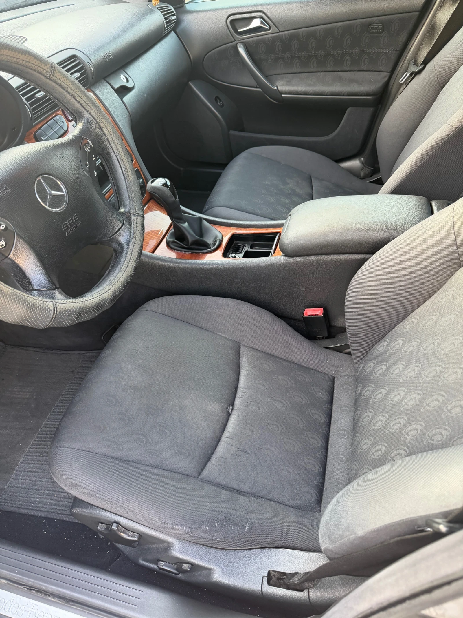 Mercedes-Benz C 220 CDI, снимка 7 - Автомобили и джипове - 55618351