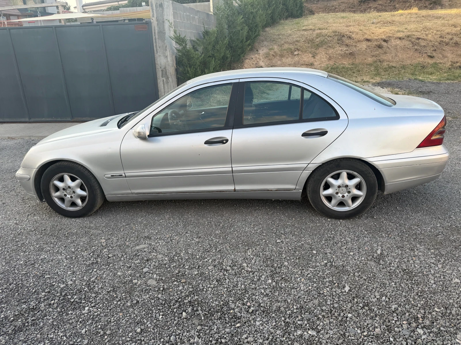Mercedes-Benz C 220 CDI, снимка 6 - Автомобили и джипове - 55618351