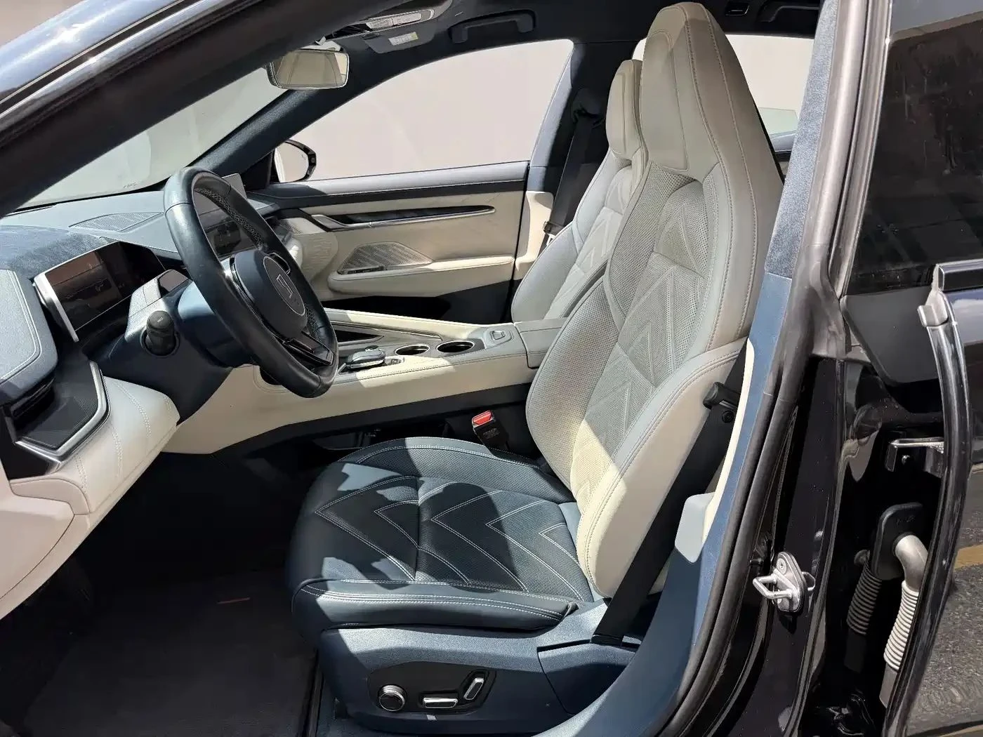 Zeekr 001, снимка 12 - Автомобили и джипове - 56706619