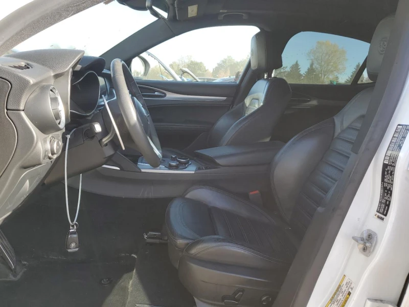 Alfa Romeo Stelvio TI Sport AWD 280кс * Възможност за Лизинг* , снимка 7 - Автомобили и джипове - 52673532
