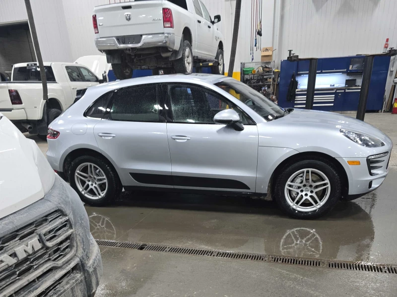 Porsche Macan S* PDK* ПОДГРЕВ* КАМЕРА* КЕЙЛЕС* LANE* ASSIST, снимка 2 - Автомобили и джипове - 52791599