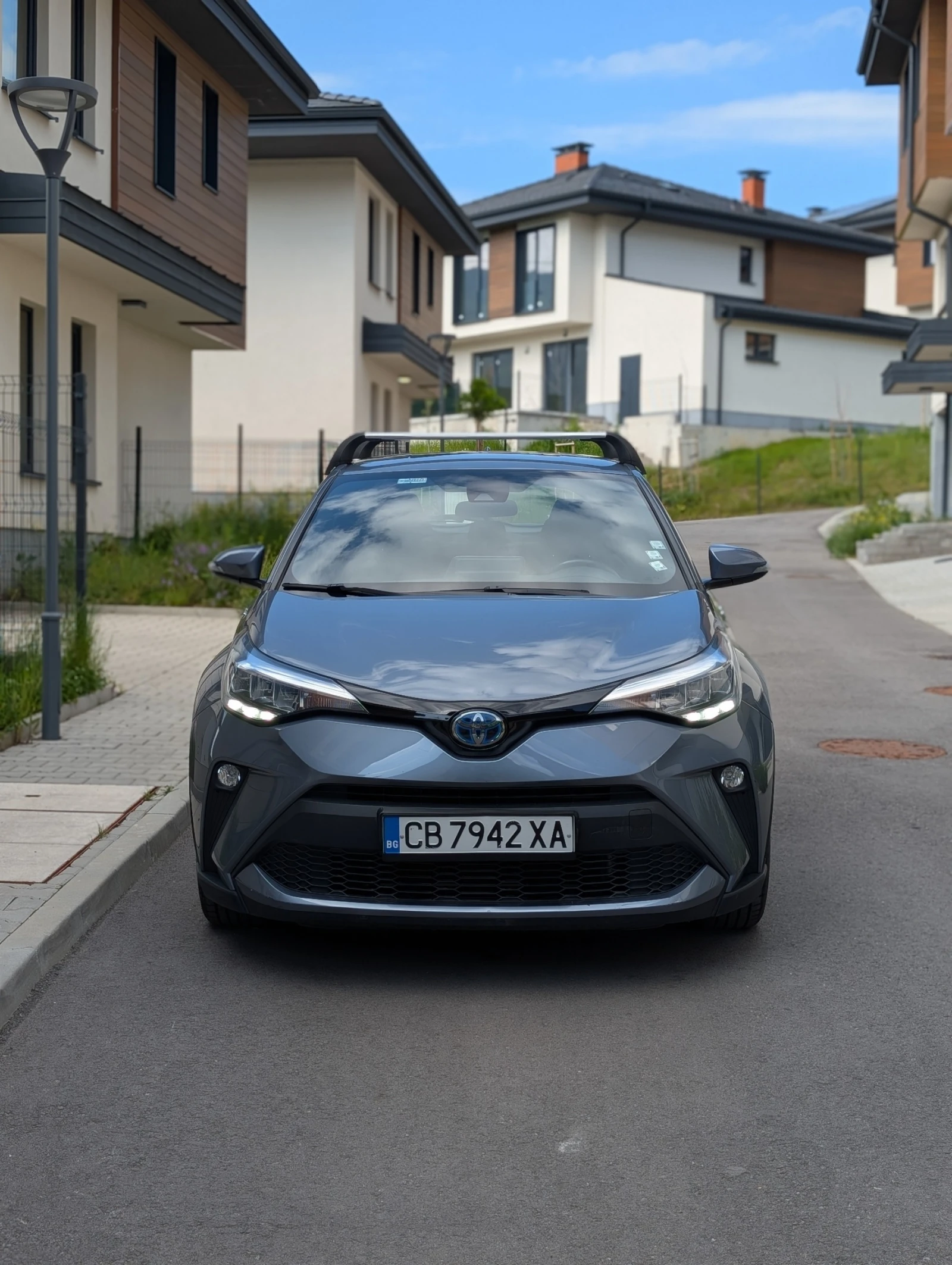Toyota C-HR 1.8 Hybrid | 2021 | 40000 км | ГАРАЖЕН | 1-ви соб - изображение 2