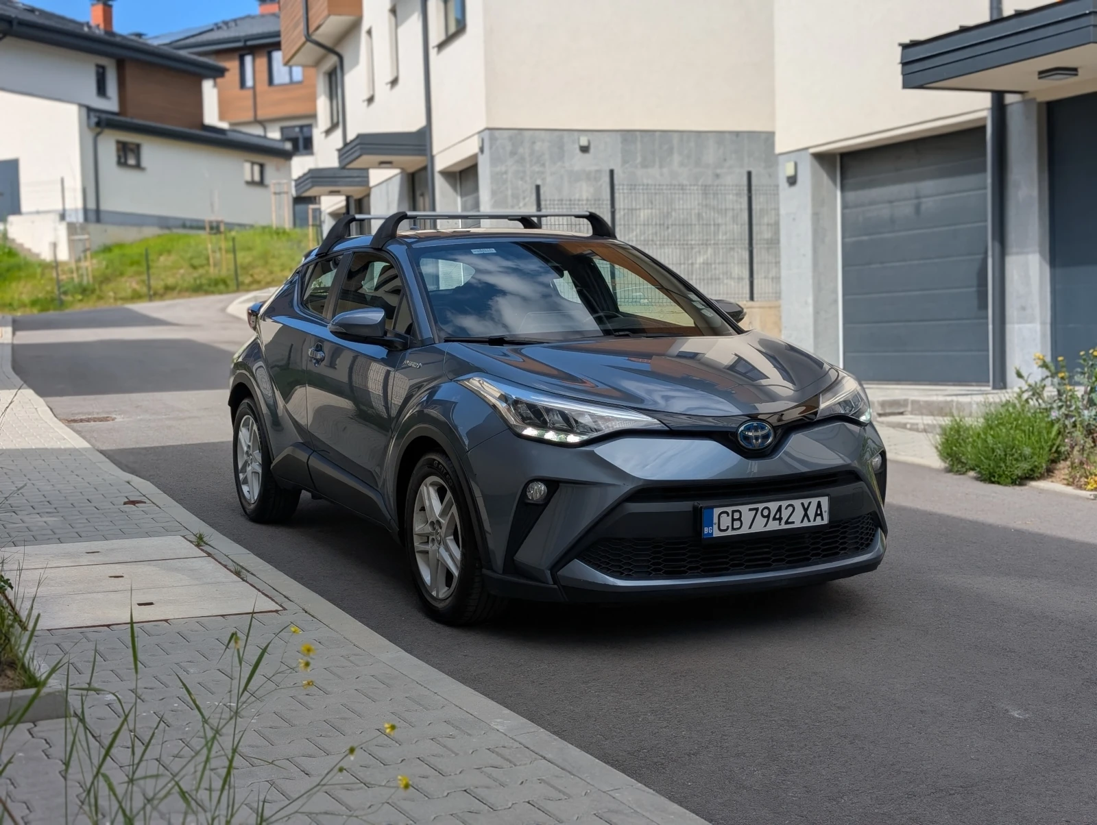 Toyota C-HR 1.8 Hybrid | 2021 | 40000 км | ГАРАЖЕН | 1-ви соб - изображение 3