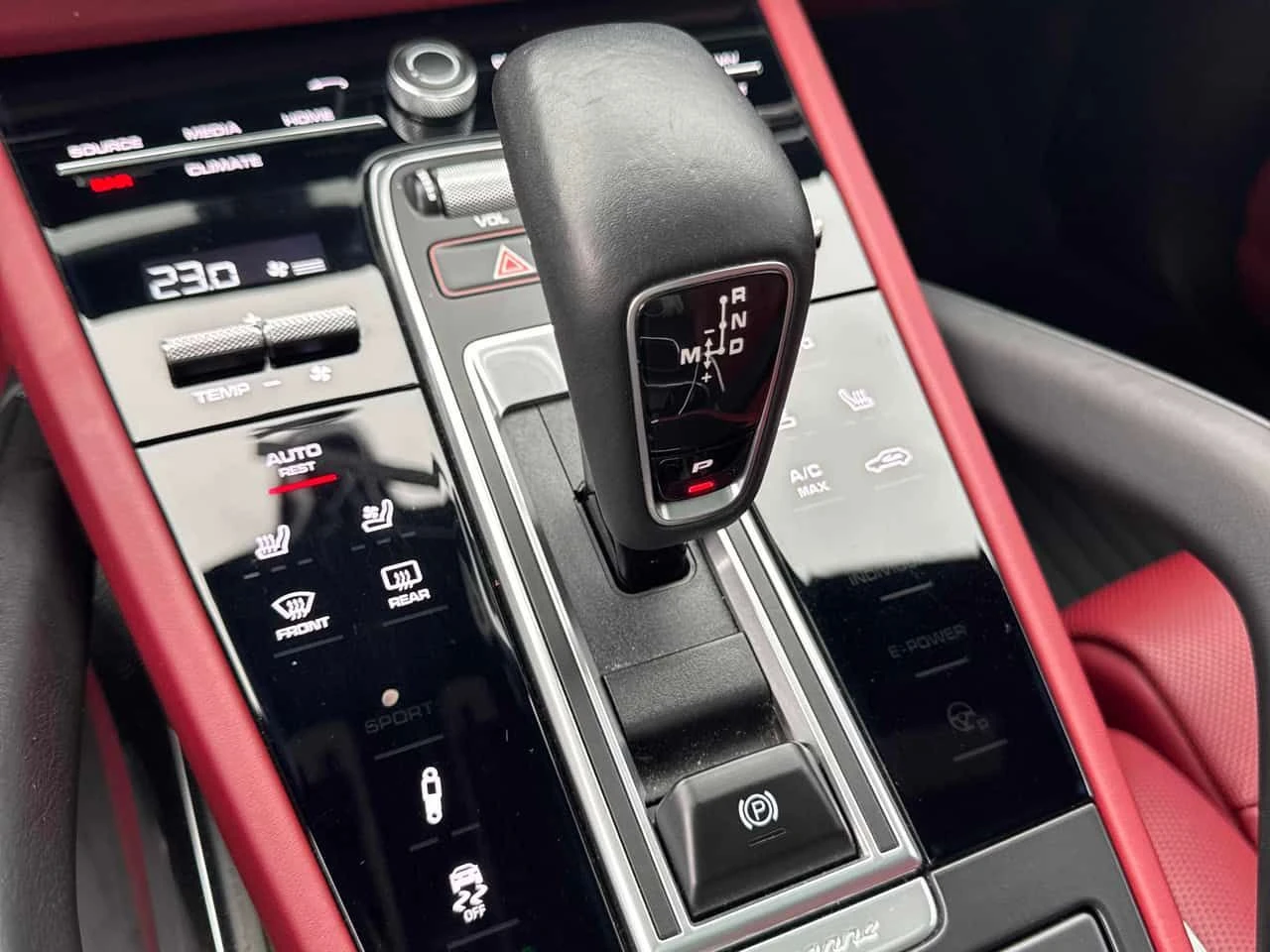 Porsche Cayenne * Turbo * CARFAX * LED MATRIX * ОБДУХВАНЕ * BOSE, снимка 10 - Автомобили и джипове - 53756264