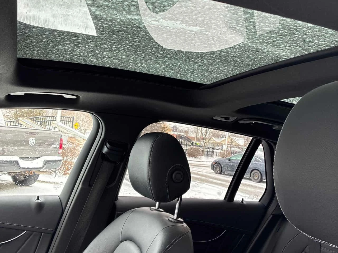 Mercedes-Benz GLC 43 AMG 4MATIC * DISTRONIC* BURMESTER* PANO* , снимка 15 - Автомобили и джипове - 53917268