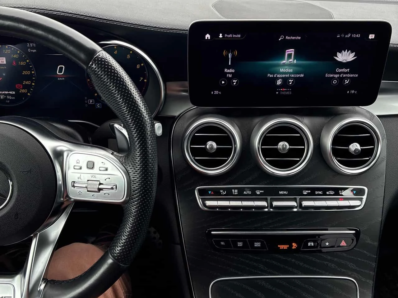 Mercedes-Benz GLC 43 AMG 4MATIC * DISTRONIC* BURMESTER* PANO* , снимка 9 - Автомобили и джипове - 53917268