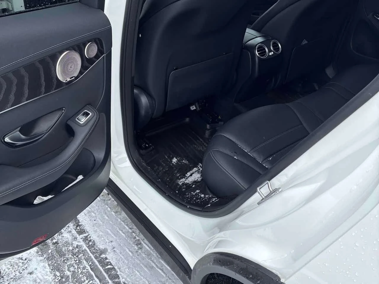 Mercedes-Benz GLC 43 AMG 4MATIC * DISTRONIC* BURMESTER* PANO* , снимка 13 - Автомобили и джипове - 53917268