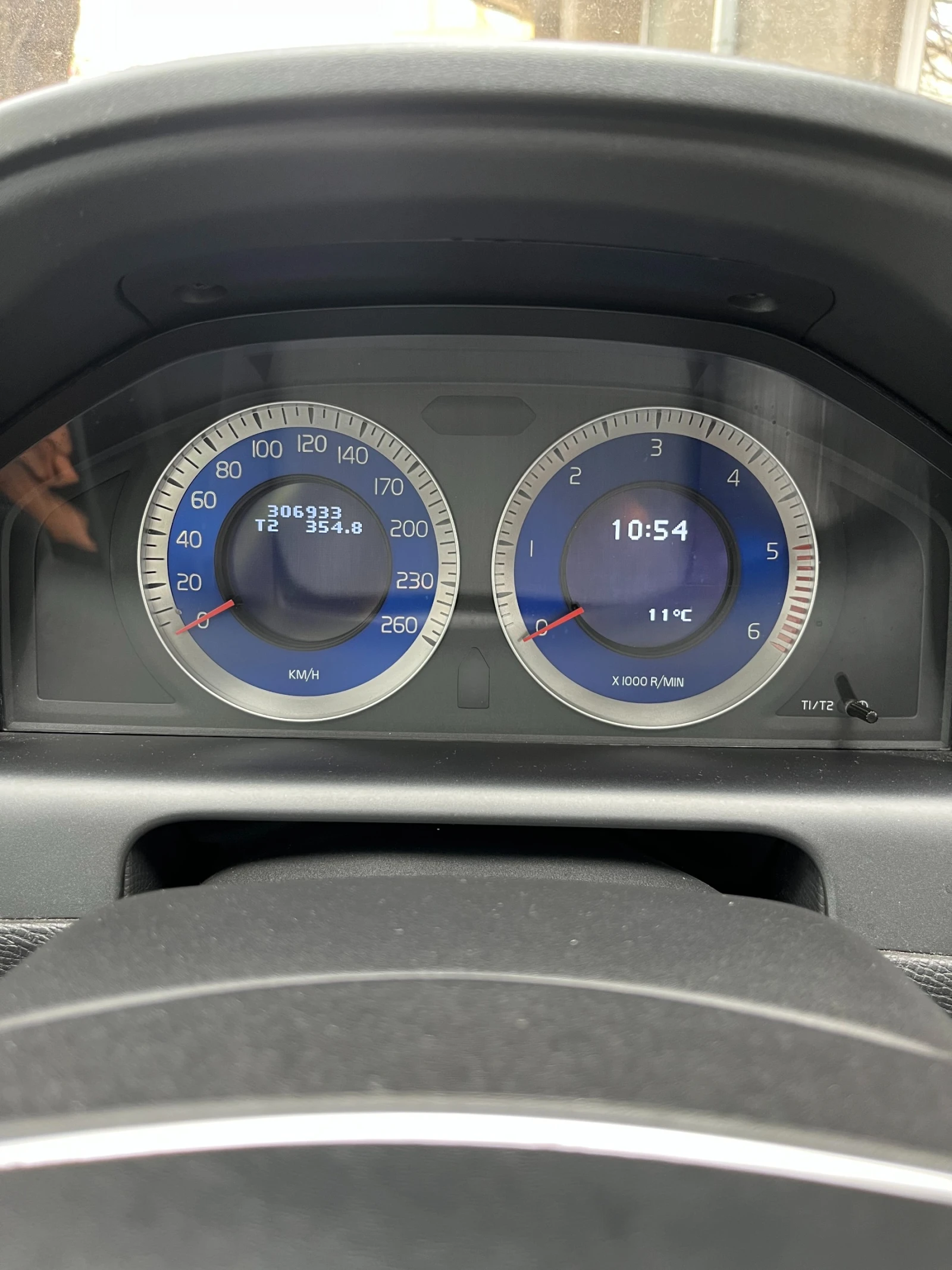 Volvo XC60 D5, R-Design, снимка 8 - Автомобили и джипове - 54015484