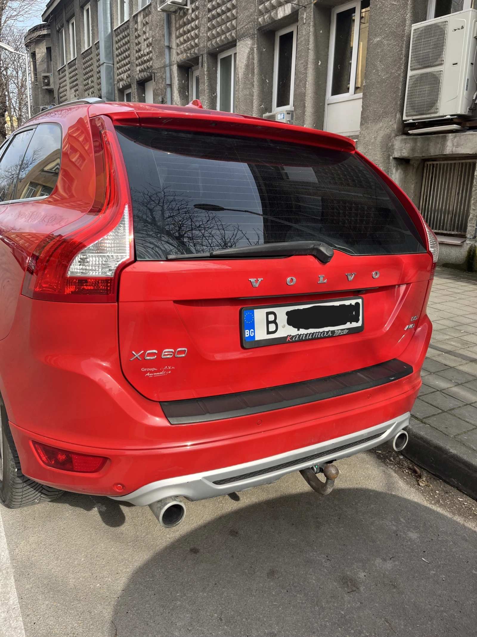 Volvo XC60 D5, R-Design, снимка 4 - Автомобили и джипове - 54015484