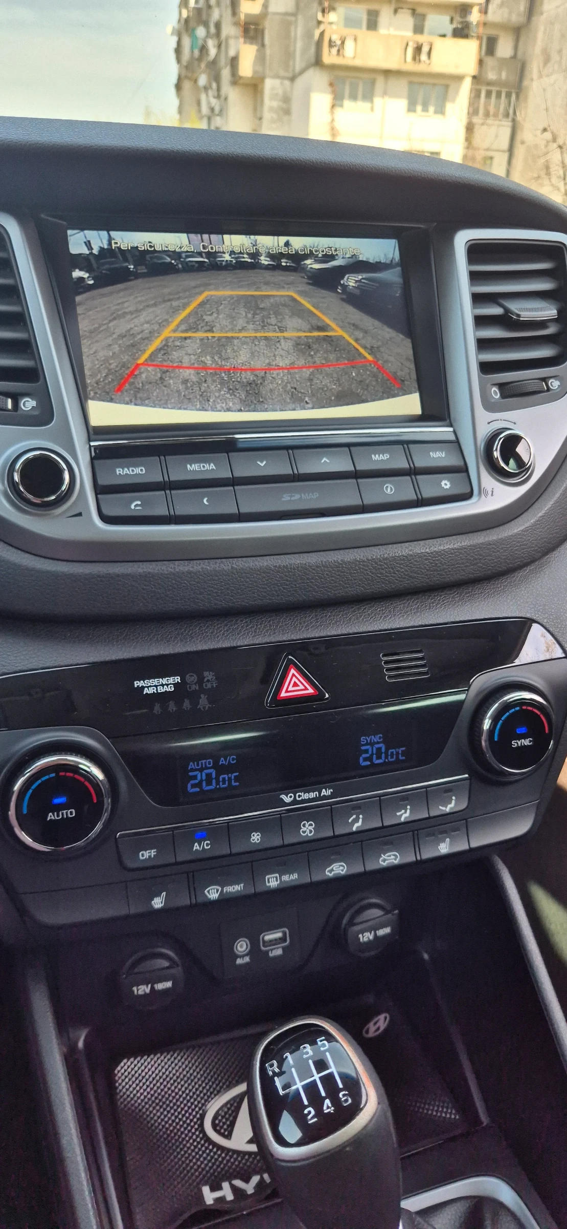 Hyundai Tucson 1.7CRDI* NAVI* CAMERA* KEYLESS* LINE ASSISTANT, снимка 14 - Автомобили и джипове - 54179339