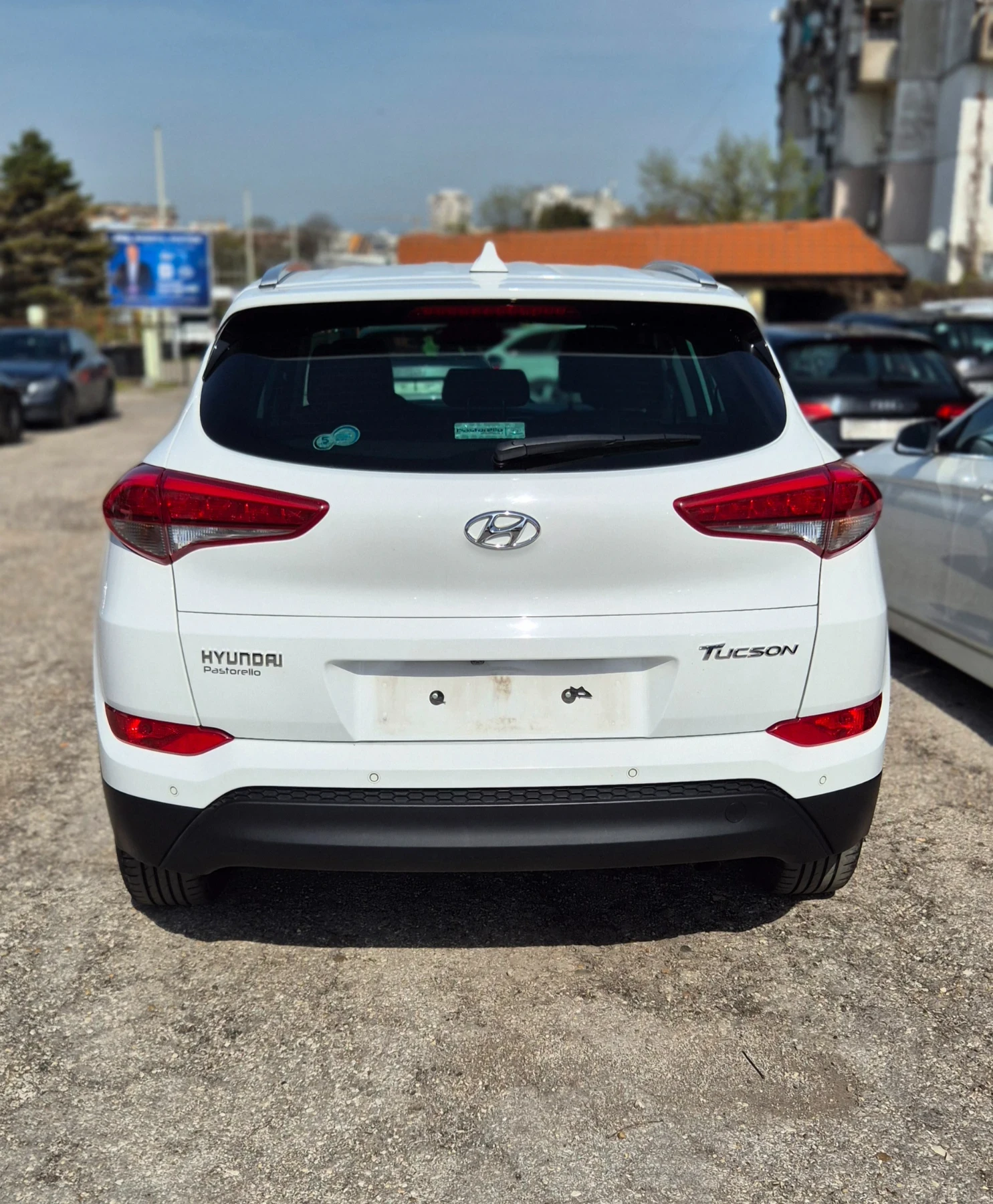 Hyundai Tucson 1.7CRDI* NAVI* CAMERA* KEYLESS* LINE ASSISTANT, снимка 5 - Автомобили и джипове - 54179339