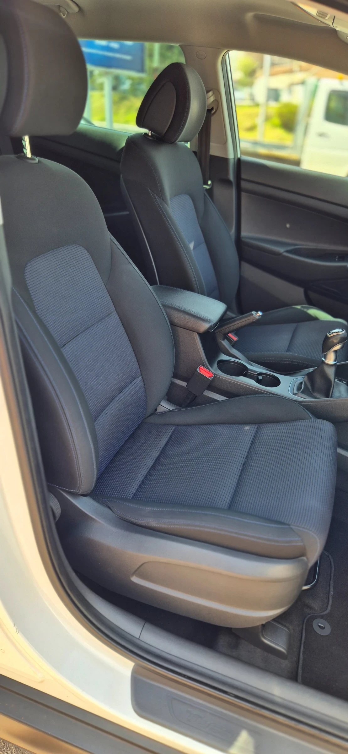 Hyundai Tucson 1.7CRDI* NAVI* CAMERA* KEYLESS* LINE ASSISTANT, снимка 16 - Автомобили и джипове - 54179339