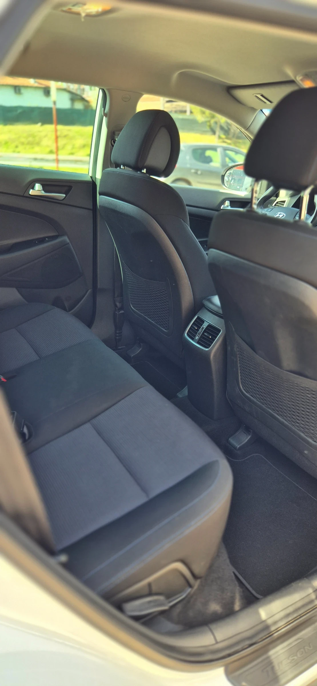 Hyundai Tucson 1.7CRDI* NAVI* CAMERA* KEYLESS* LINE ASSISTANT, снимка 17 - Автомобили и джипове - 54179339