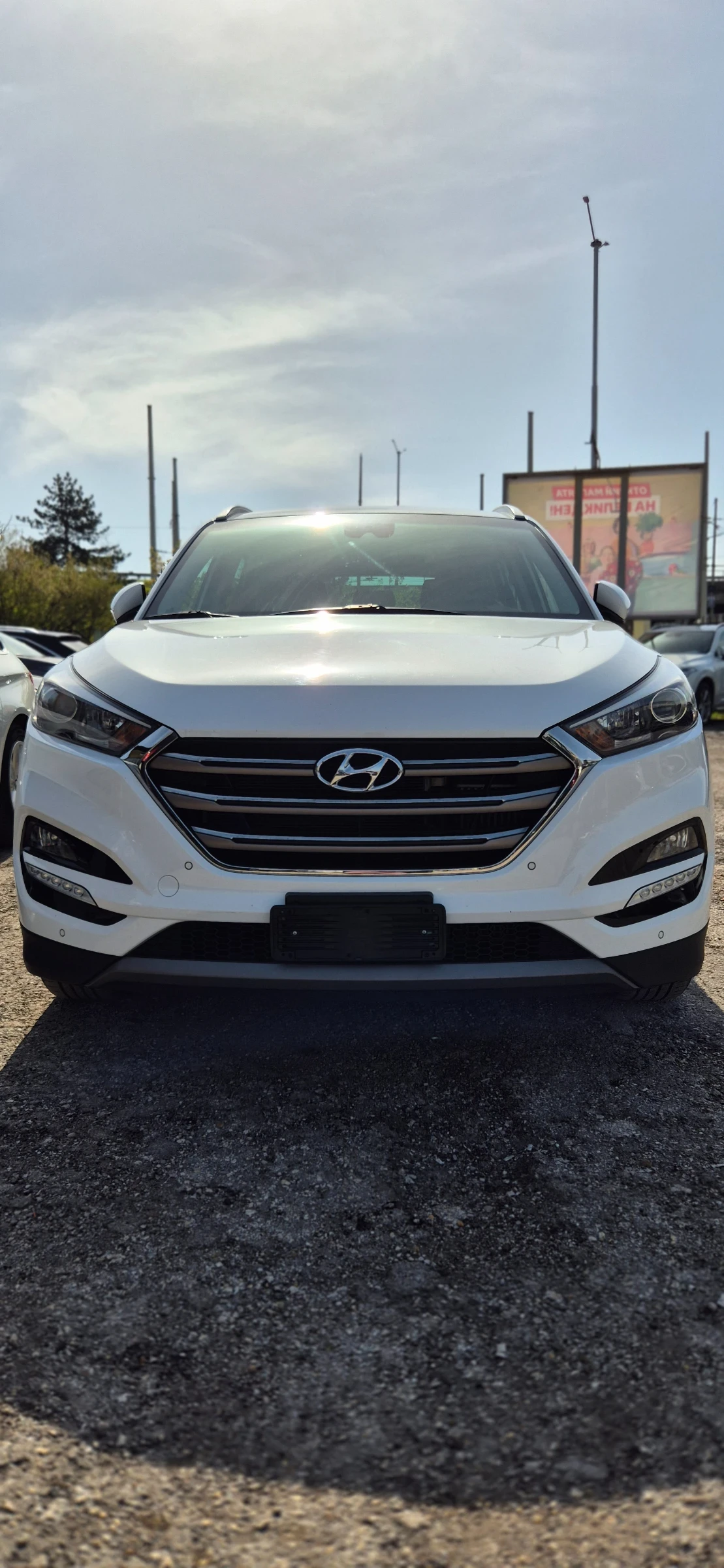 Hyundai Tucson 1.7CRDI* NAVI* CAMERA* KEYLESS* LINE ASSISTANT, снимка 3 - Автомобили и джипове - 54179339
