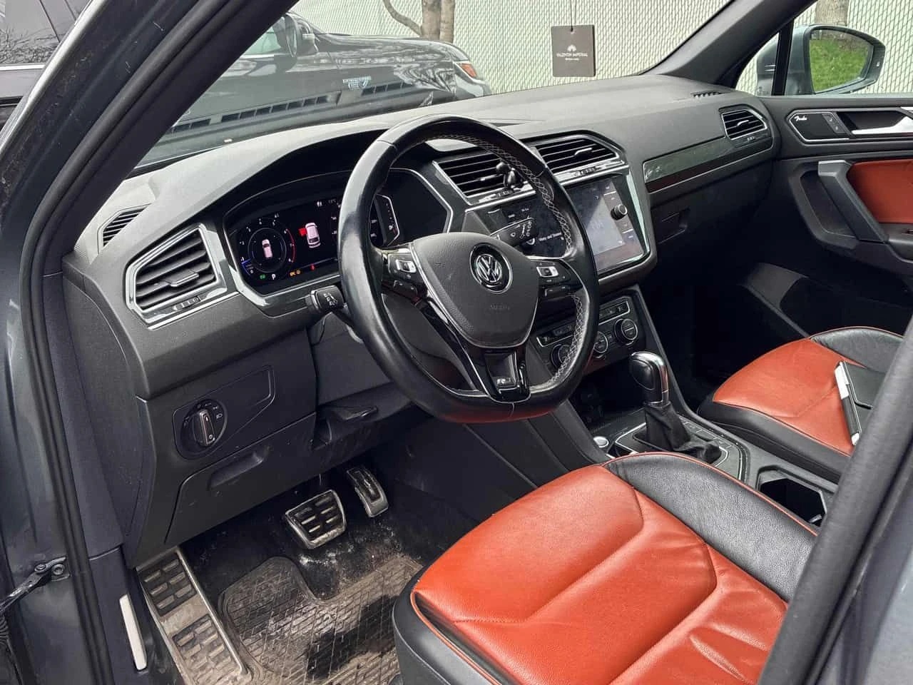 VW Tiguan * Highline * PANO* KEYLESS* ПОДГРЕВ* , снимка 5 - Автомобили и джипове - 54457020