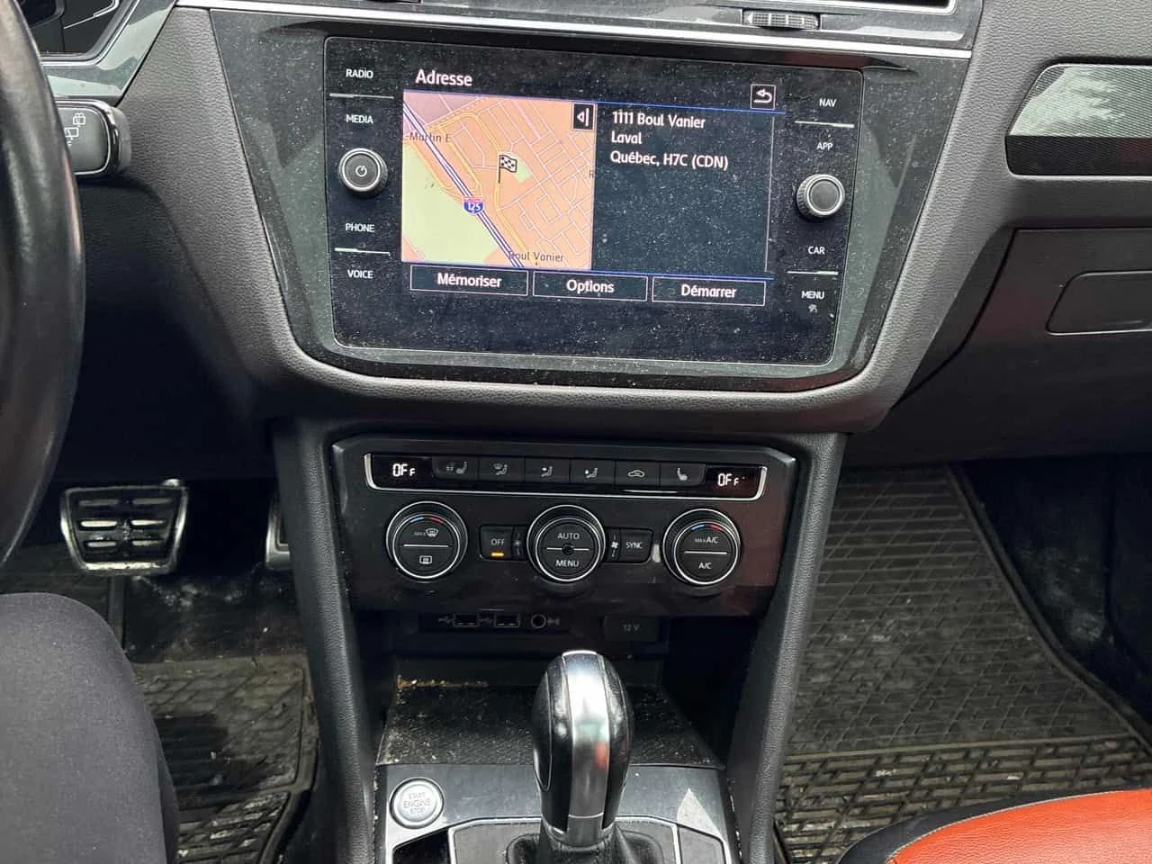 VW Tiguan * Highline * PANO* KEYLESS* ПОДГРЕВ* , снимка 9 - Автомобили и джипове - 54457020