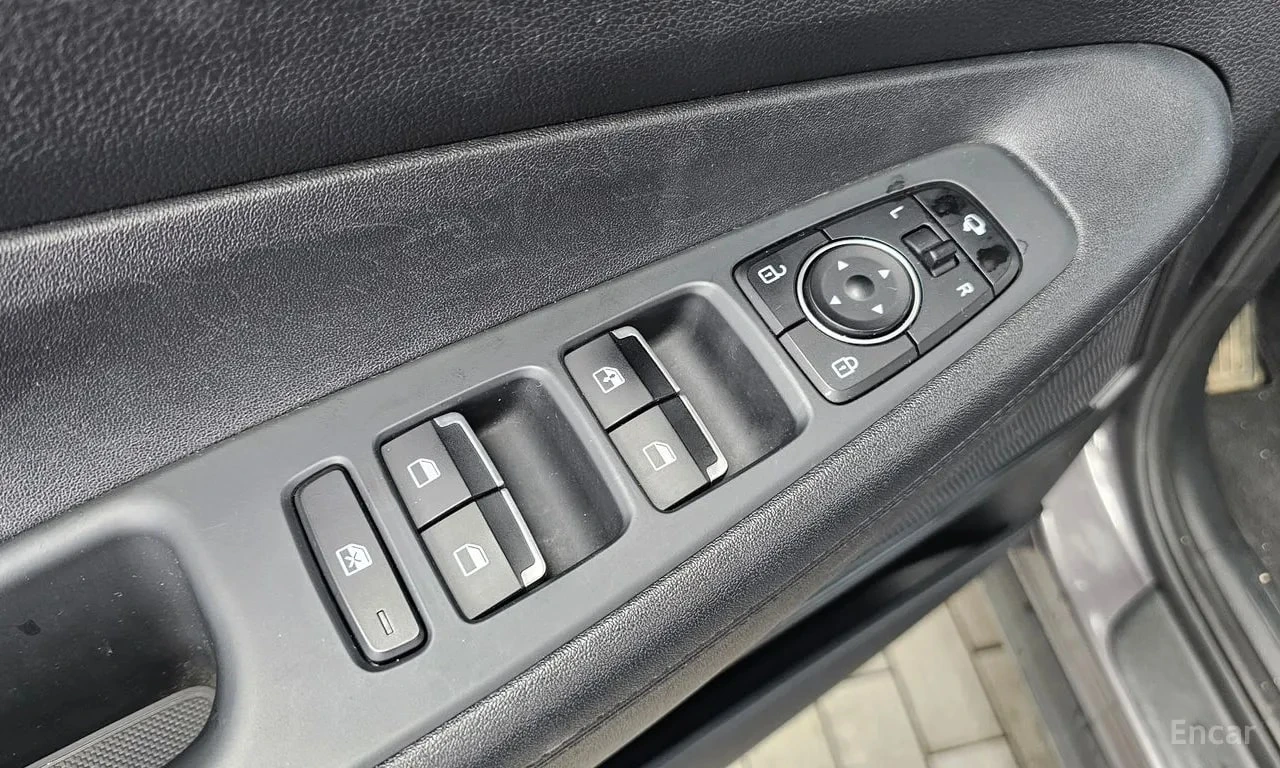 Hyundai Santa fe * Diesel 2.2 4WD * ЦЕНА ДО БГ, снимка 14 - Автомобили и джипове - 55951857