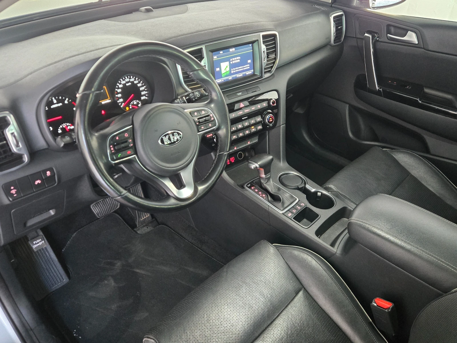 Kia Sportage, снимка 7 - Автомобили и джипове - 56130902
