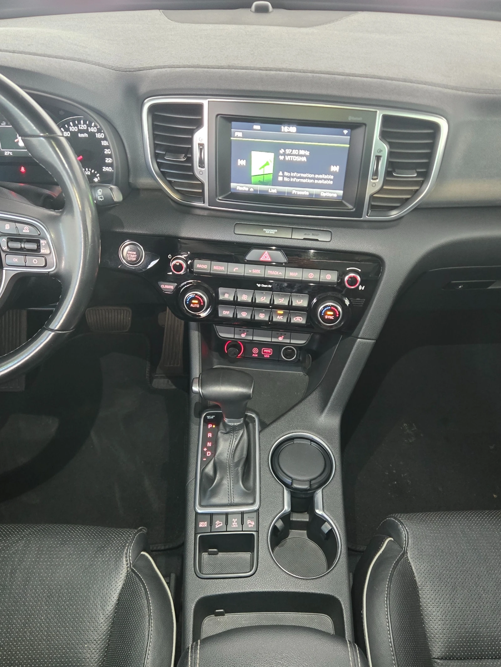 Kia Sportage, снимка 10 - Автомобили и джипове - 56130902