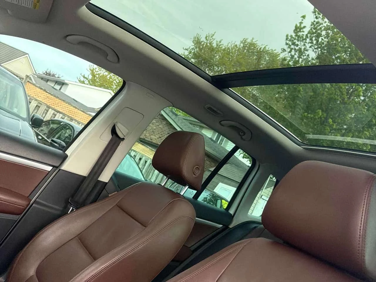 VW Tiguan * 4MOTION 4dr Auto * CARFAX * БЕЗ ПЪРВОНАЧАЛНА ВНО, снимка 12 - Автомобили и джипове - 56252690