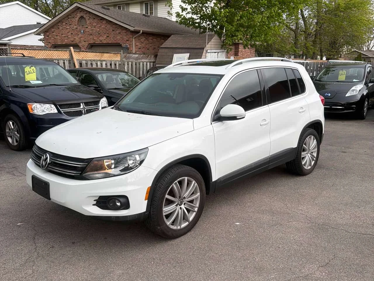 VW Tiguan * 4MOTION 4dr Auto * CARFAX * БЕЗ ПЪРВОНАЧАЛНА ВНО