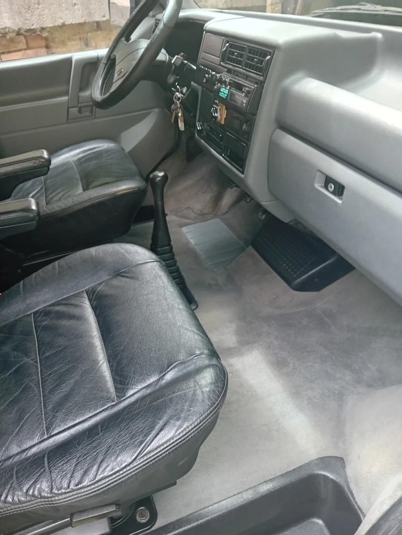 VW Multivan Multivan T4, снимка 10 - Бусове и автобуси - 52916186