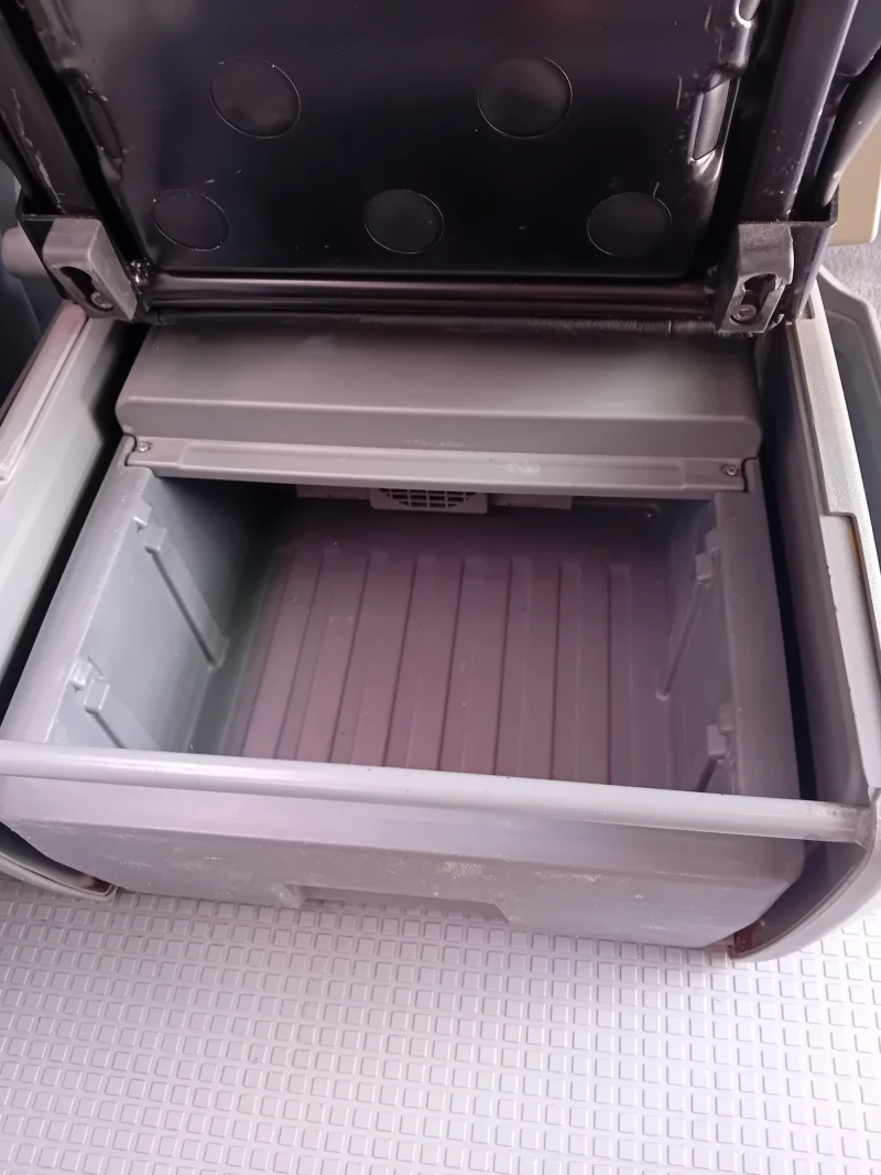 VW Multivan Multivan T4, снимка 14 - Бусове и автобуси - 52916186