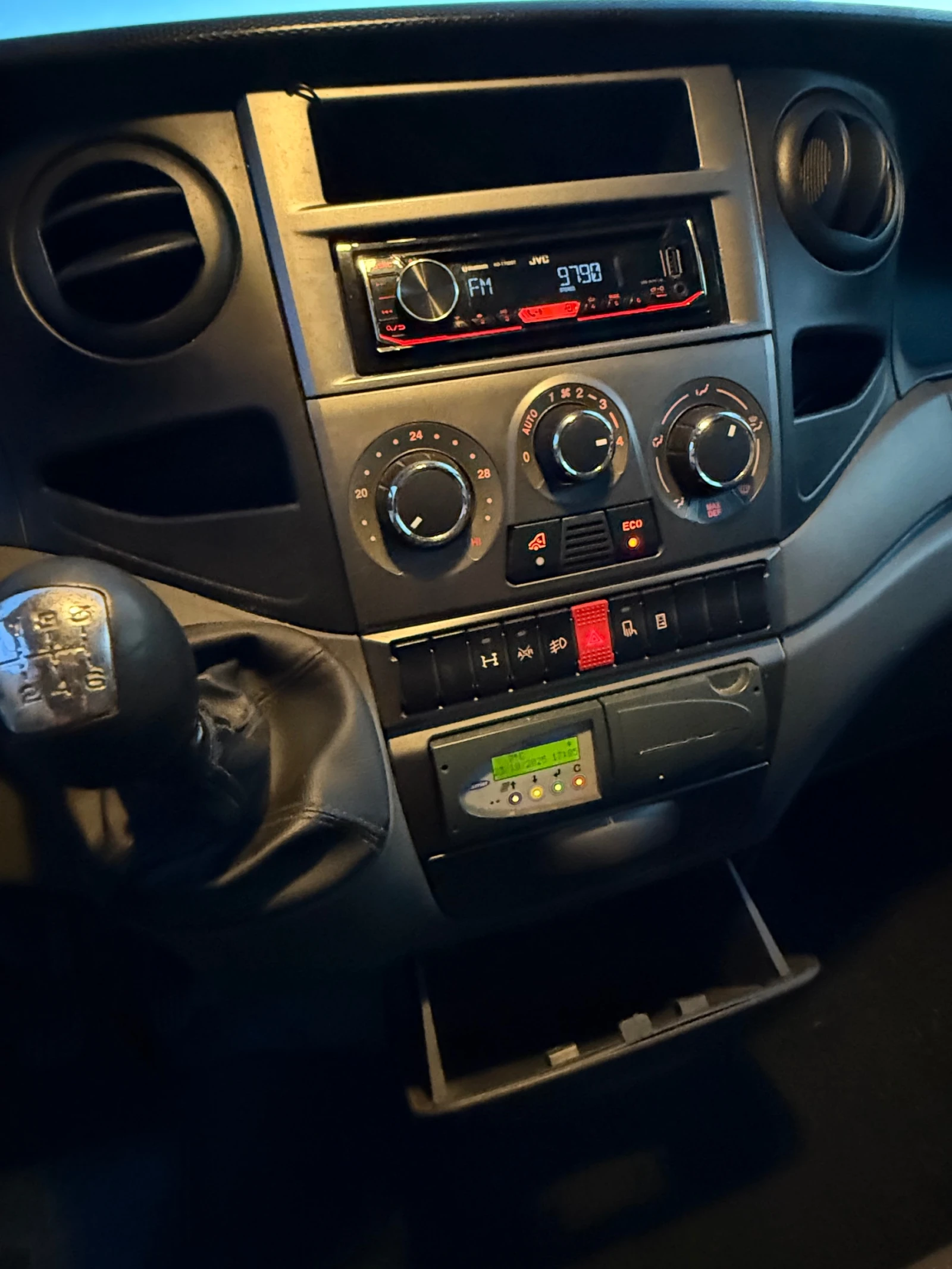Iveco 35c15 Хладилен + 30 -15 - изображение 10