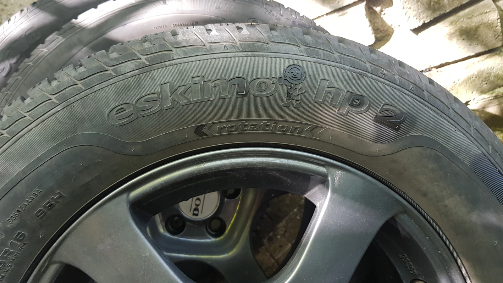 Гуми Зимни 215/65R16, снимка 3 - Гуми и джанти - 54493779