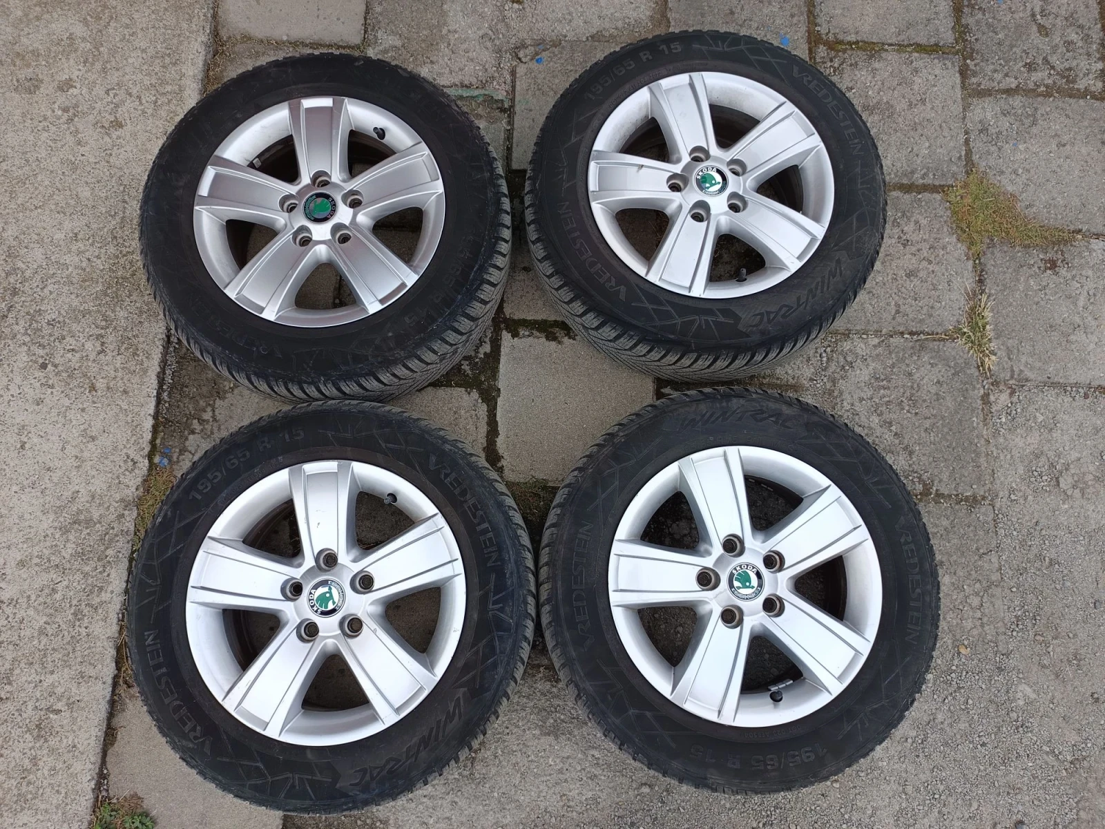 ���� � ������ 195/65R15 �� Skoda | Mobile.bg � ����������� 4