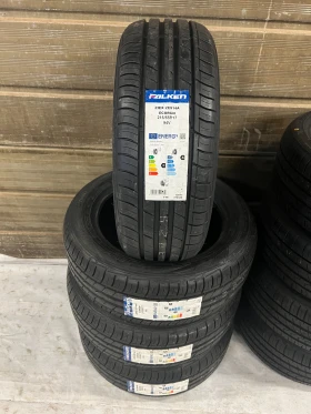 Гуми Летни 215/55R17, снимка 1 - Гуми и джанти - 49347385