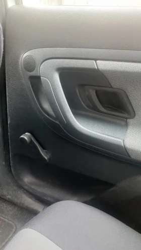 Skoda Fabia 1.2, 75 к.с. газов инжекцион, снимка 11