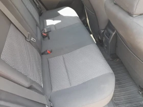 Toyota Auris, снимка 8