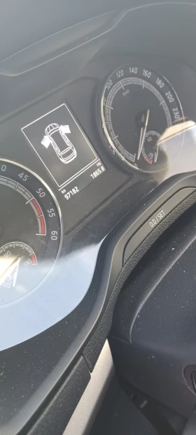 Обява за продажба на Skoda Karoq 97000км 1.6тди 116к.с Автоматик ~21 850 лв. - изображение 10