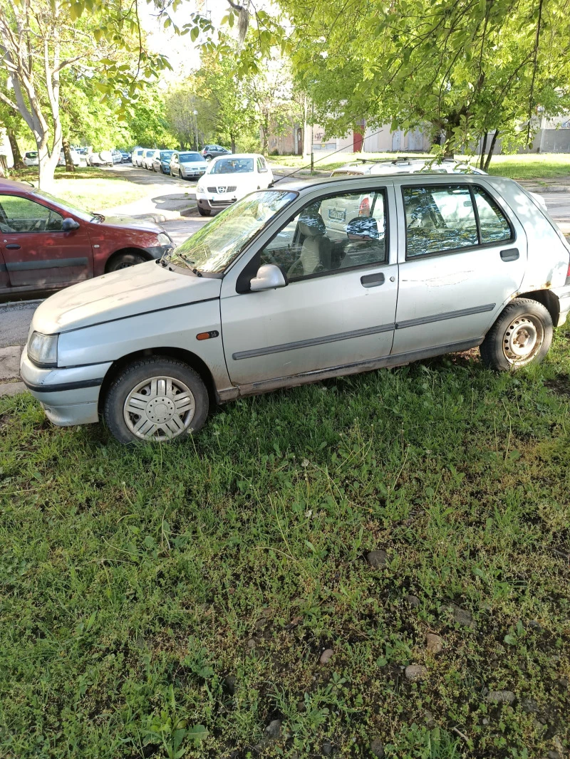 Renault Clio, снимка 3 - Автомобили и джипове - 47111113