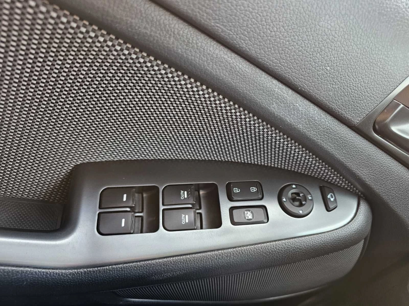 Kia Optima 1.7 , снимка 11 - Автомобили и джипове - 51189813