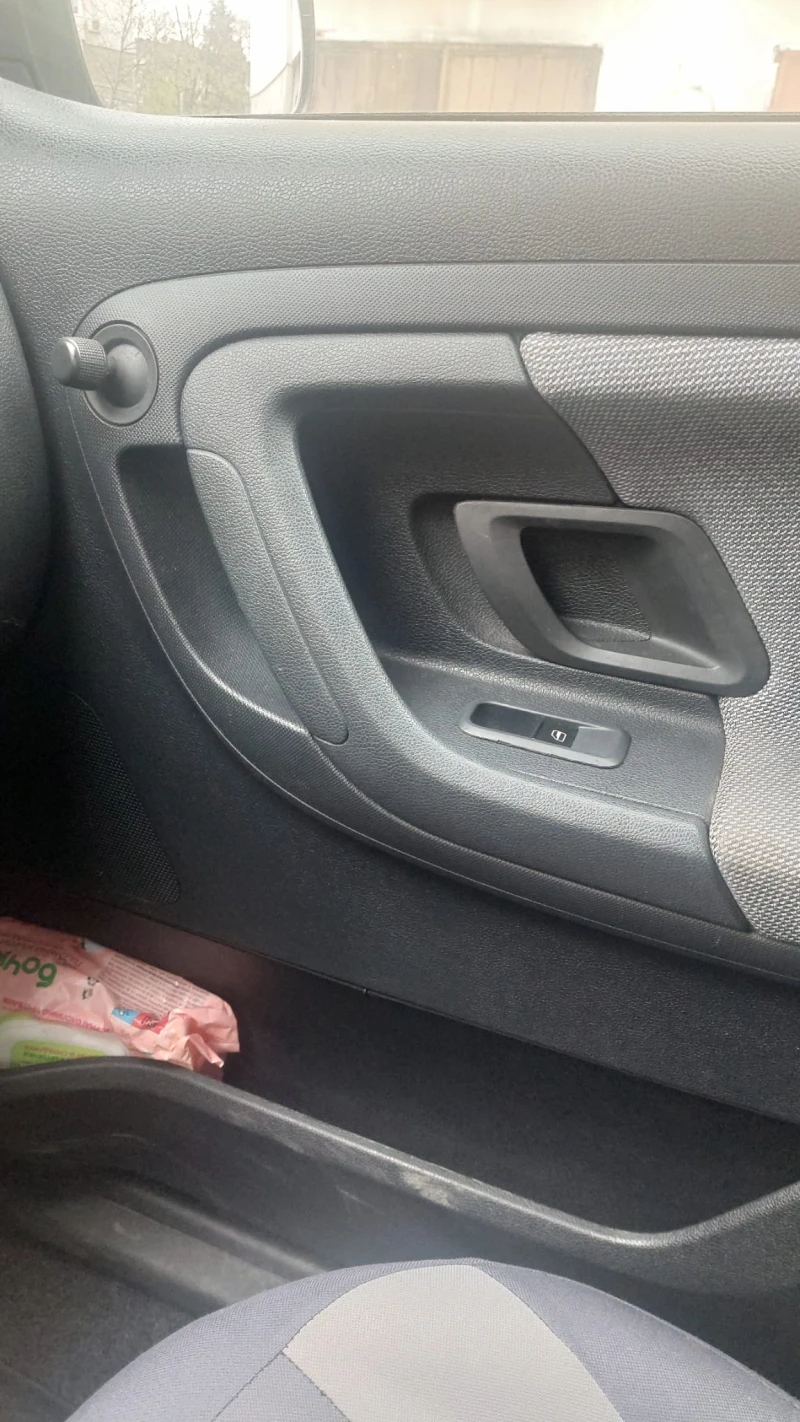 Skoda Fabia 1.2, 75 к.с. газов инжекцион, снимка 9 - Автомобили и джипове - 52403766