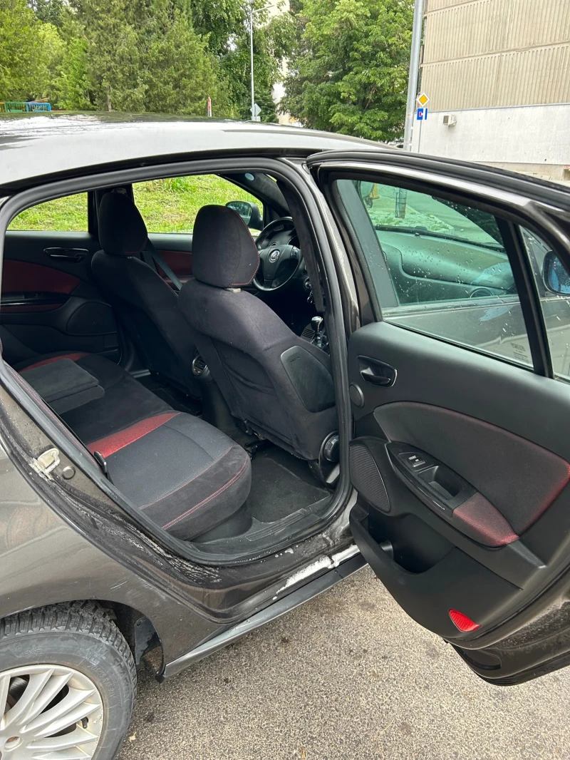 Fiat Bravo 1.9 MultiJet, снимка 7 - Автомобили и джипове - 52150591