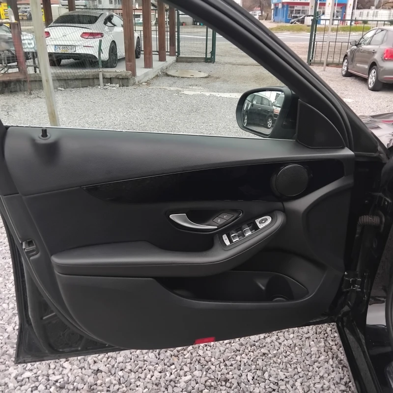 Mercedes-Benz C 180 D, снимка 11 - Автомобили и джипове - 52749151