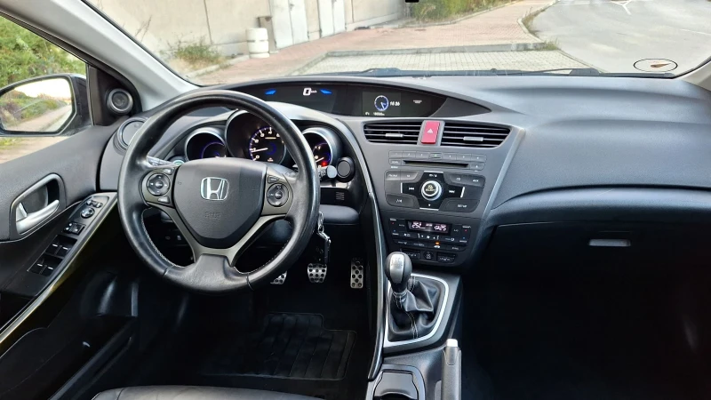 Honda Civic 1.8-КОЖА-КАМЕРА-ПОДГРЕВ, снимка 10 - Автомобили и джипове - 52795947