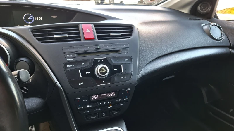Honda Civic 1.8-КОЖА-КАМЕРА-ПОДГРЕВ, снимка 12 - Автомобили и джипове - 52795947